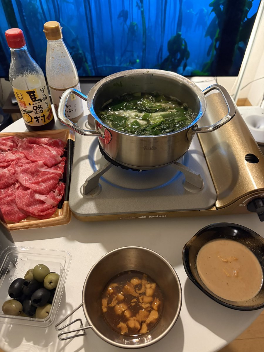 skr_mnt's tweet photo. 想像したら無性に食べたくなった
雲丹のせしゃぶしゃぶ🌸🍀 https://t.co/gXQK82JyOl