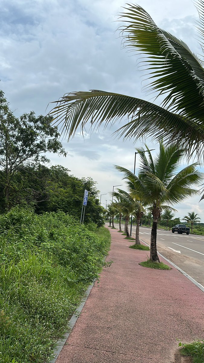 Do34110's tweet photo. ໂມງນີ້ ເອົ້າອໍ ຢູ່ໃສ່? https://t.co/lW42933cB6