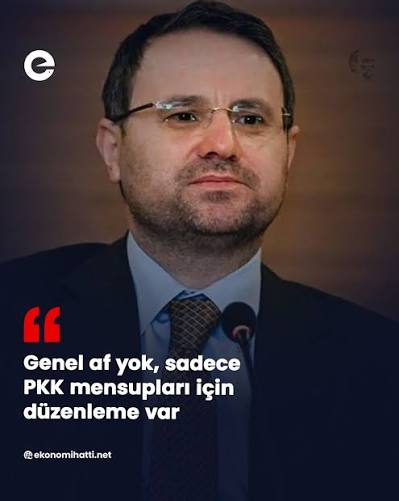 DeSeteneya's tweet photo. Böyle bir akıl tutulması... 

Bunun herhangi bir ülkede eşi benzeri yoktur...

"CHP gelirse teröristleri  serbest bırakacak" dediler..
''Beka meselesidir,gerekirse aç kalırız,muhalefete oy vermeyiz''dediler.

Şimdi hem aç kaldılar, hem teröristleri salıyorlar!

#sefaletiçindeyaşıyoruz
