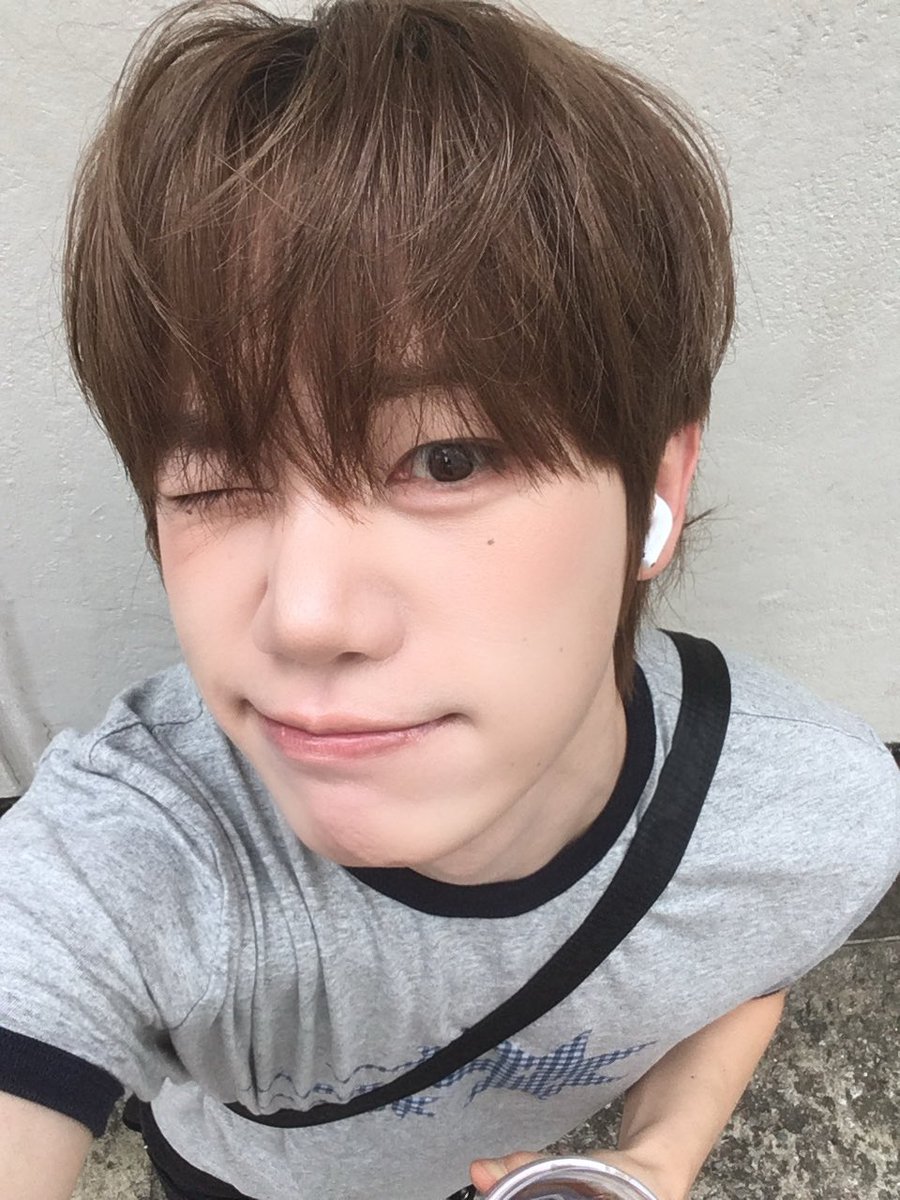 DIGNITY_members's tweet photo. 날씨 너무 좋아☀️(더운 것 빼고…)
#LUO #루오 #DIGNITY #디그니티 https://t.co/ET4oidaTxg