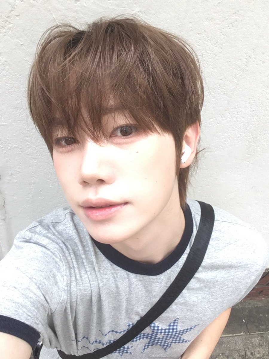 DIGNITY_members's tweet photo. 날씨 너무 좋아☀️(더운 것 빼고…)
#LUO #루오 #DIGNITY #디그니티 https://t.co/ET4oidaTxg