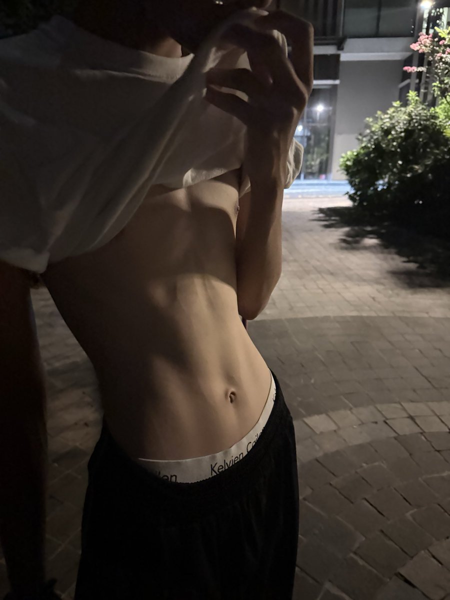 InhTai42215's tweet photo. https://t.co/d2suWGnKl5