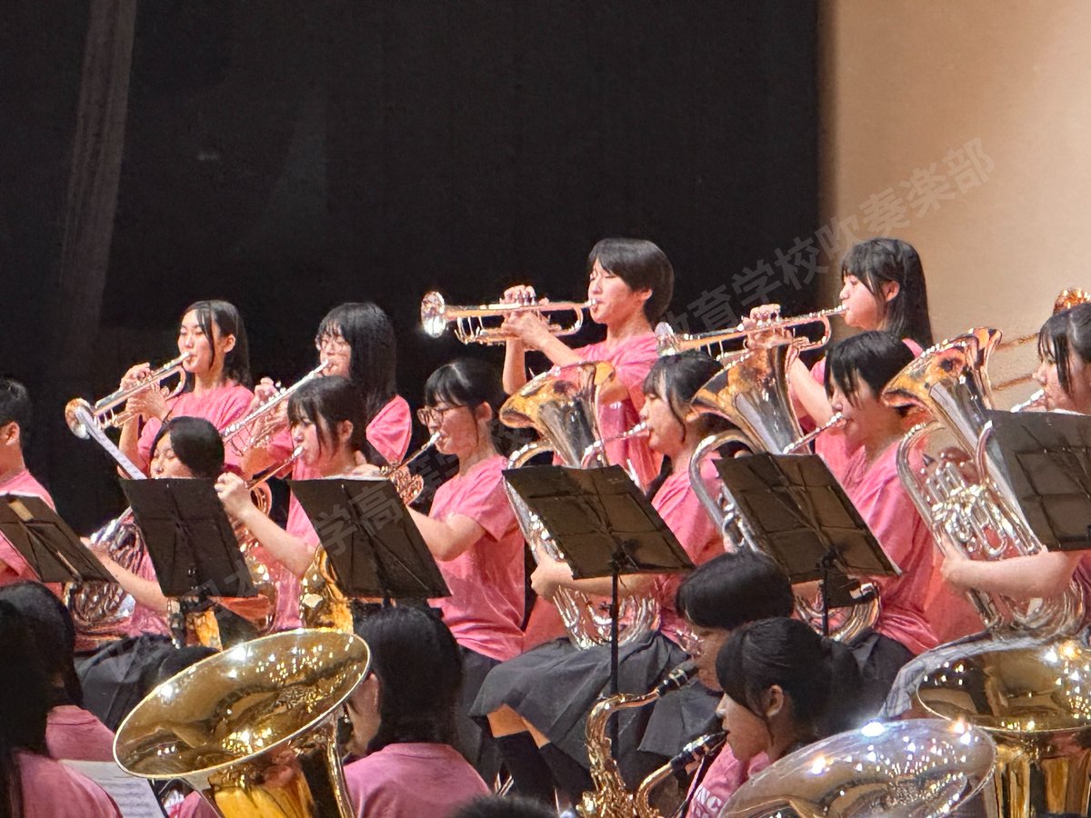 sanichi_brass's tweet photo. みなさんこんにちは！佐日ブラスです🌸
6/27は顕桜祭でした！沢山のお客様に音を届けられて嬉しかったです🎺3年生のポップスステージはこれで最後となり、OBOGの先輩方も駆けつけてくれました😭次はコンクールです！本番へ向け頑張りますので応援よろしくお願いします🙇
#吹奏楽 #文化祭 #佐日ブラス https://t.co/m8Wq1WX3sc