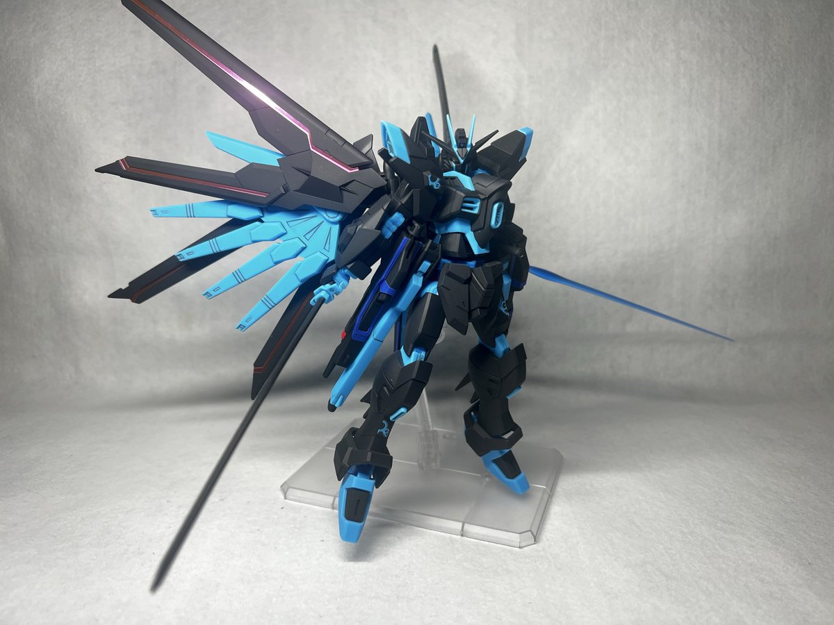 zenmax_z's tweet photo. マイフリ(リサーキュレーションカラー）とグフイグナイテッド(ハイネ専用機)を組みました！
やっぱり一目惚れした通り、組んで見るとカッコイイ😍
#ガンプラ https://t.co/YjjT75noK6