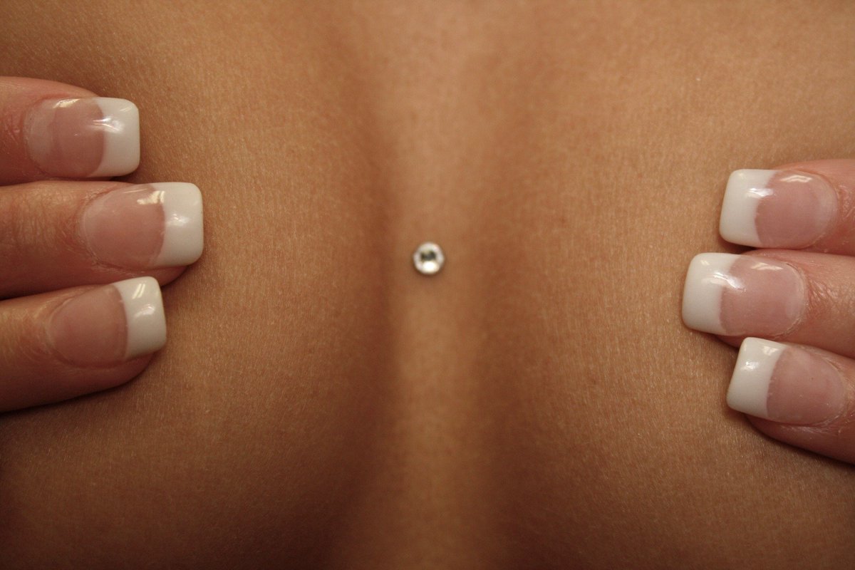 6chezza's tweet photo. latest piercing https://t.co/gR8rZqEKXB