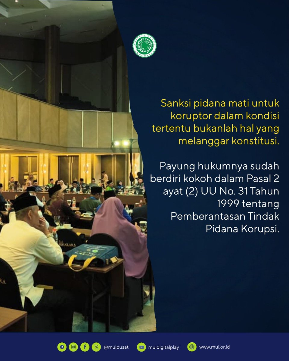 muipusat's tweet photo. Rekomendasi Majelis Ulama Indonesia (MUI) yang mendesak penerapan hukuman mati bagi para pelaku tindak pidana korupsi memantik dukungan dari berbagai pihak. Salah satu dukungan kuat datang dari mantan Menko Polhukam, Mahfud MD.

Menariknya, Mahfud MD meluruskan sebuah fakta penting: dorongan dari MUI ini bukanlah upaya untuk mengarang norma hukum yang baru. Ini murni sebuah desakan tajam agar penegak hukum tidak ragu menjalankan regulasi yang sudah lama disahkan.

Faktanya, pemberian sanksi maksimal berupa pidana mati bagi koruptor pada kondisi tertentu sudah dijamin kesahannya oleh konstitusi kita, tepatnya melalui UU Nomor 31 Tahun 1999 tentang Pemberantasan Tindak Pidana Korupsi.

#MUI #KUII2026 #MahfudMD #BerantasKorupsi #HukumIndonesia