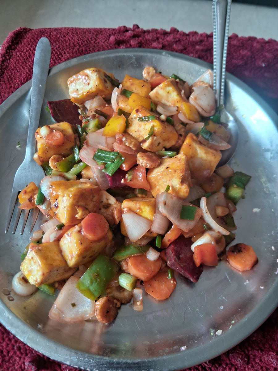AnnuInfo's tweet photo. #Day201
After an Intermittent Fasting of 15 Hours
At 11:00 AM
Paneer Cubes Sautรฉ in Olive Oil
Guava & Fibres
Scheduled:
At 02:30 PM
Light Lunch
Evening:
Yogurt makhana Lassi https://t.co/LLdz5vKoE1