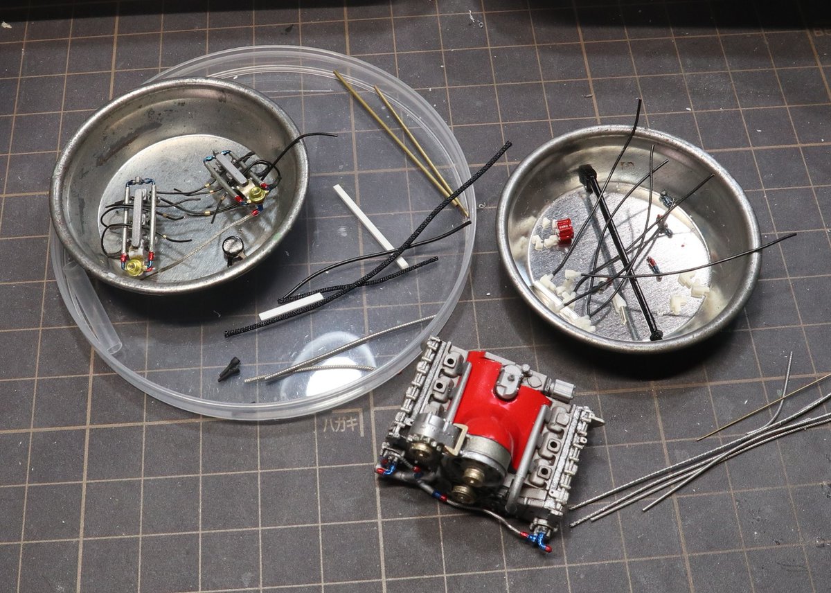 fun_to_modeling's tweet photo. エンジン進めてます。
CLAYmodelsさんのHPを見ながらコツコツ配線やってます。
足りないコネクターはTOPSTUDIOさんのやつ
メッシュホースは端っこがほつれるので今回ははんだ線にやすりを当ててそれらしく
#All_That_Competition_Car2026
#Cカーandルマンカーコンペ2026
#CLAYmodels
#PORSCHE_956 https://t.co/lQOuOyCMPt