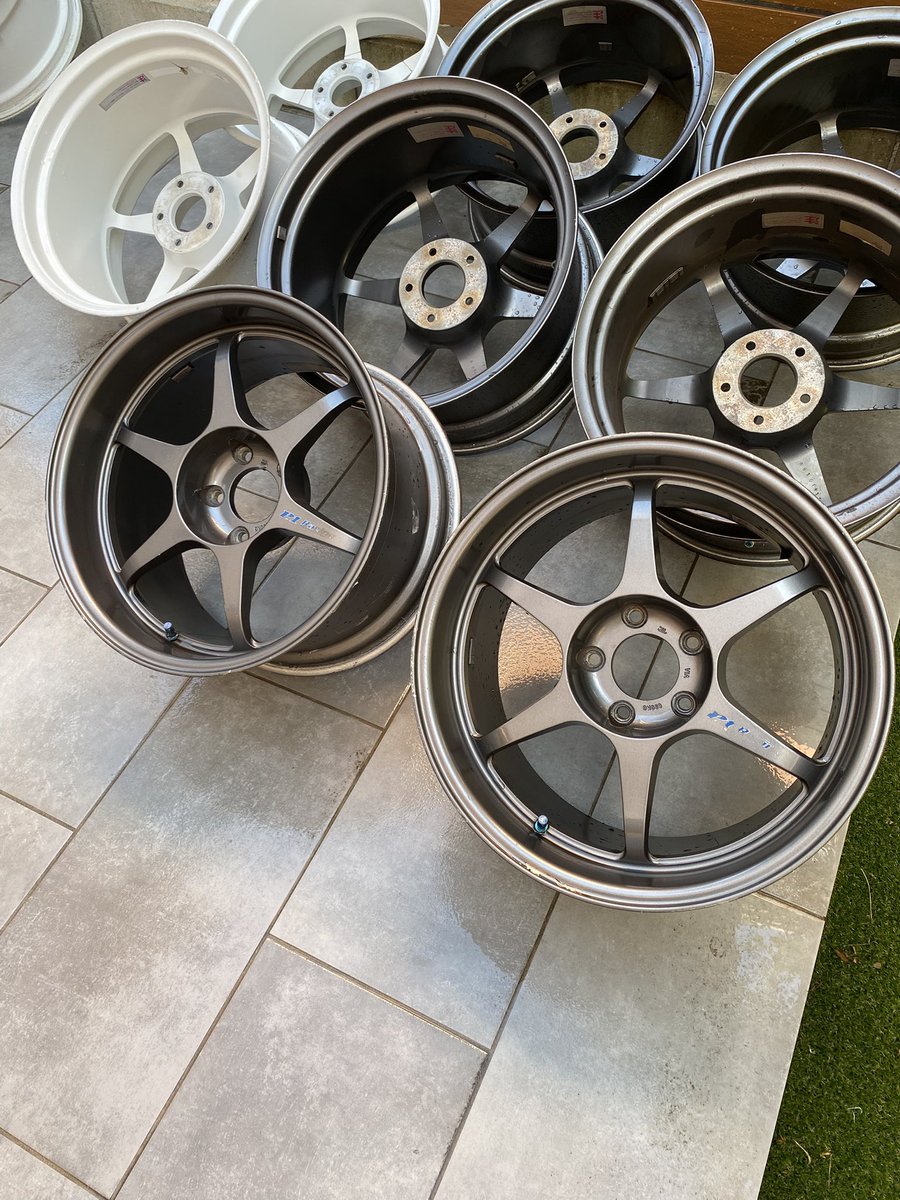 che3ca1's tweet photo. ホイール売ります

P1 Racing QF
pcd114.3 5H
17 × 9j+5 ホワイト2本
17 × 9.5j+8 ガンメタ 2本
18 × 10j+12 ホワイト2本 ガンメタ 4本

まとまってこの量は出ることないと思います
別投稿にて写真と価格掲載します

続く

 #ホイール売ります  #拡散希望  #P1Racing https://t.co/381CD8ILDo