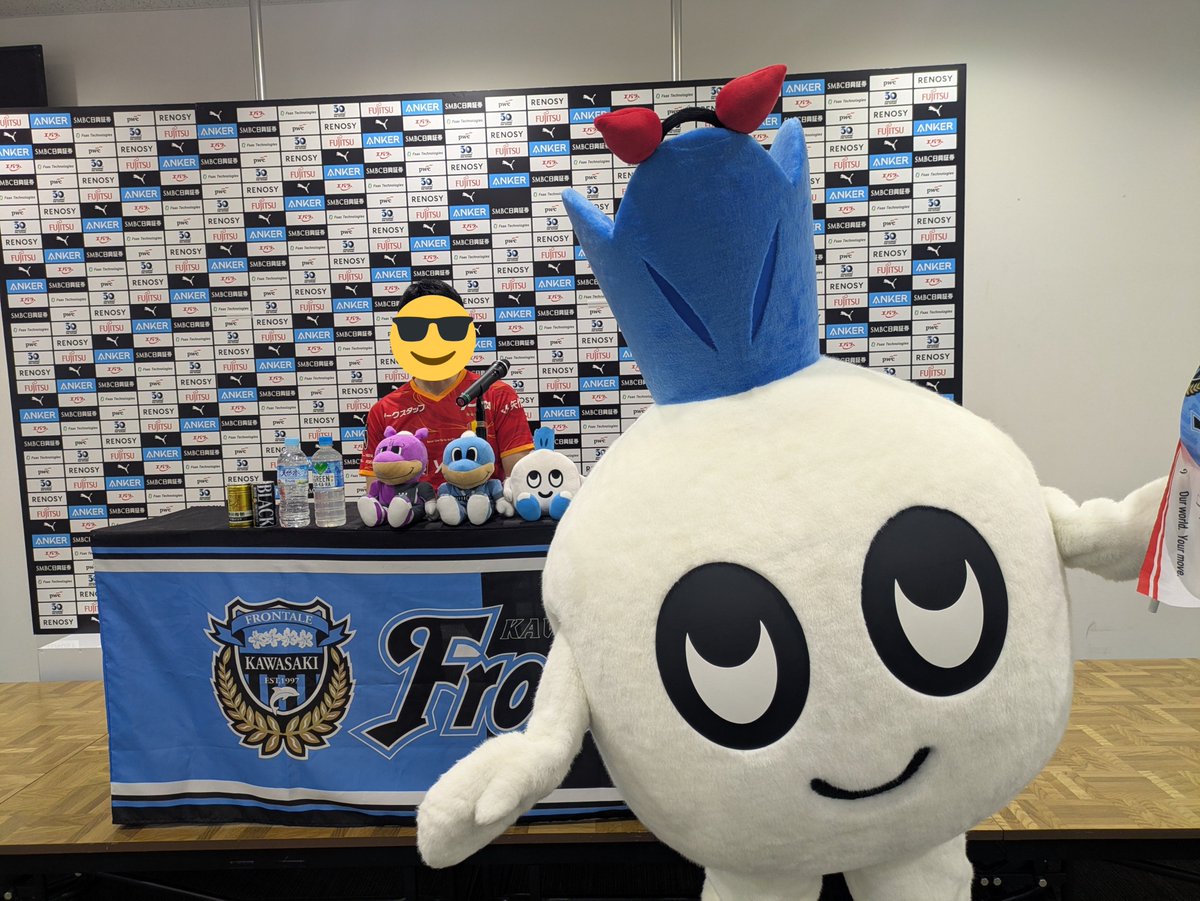 pixy1010tk's tweet photo. 今日は献血🫶
等々力スタジアムのロッカールーム献血に参加しました⚽
スタッフさんにお願いしたら、ユニフォームOKということで、素晴らしい体験になりました🤝
フロンターレと赤十字のスタッフさん…
カブレラ君
ありがとうございました😊
#サッカー献血 https://t.co/XFe3ciabPz