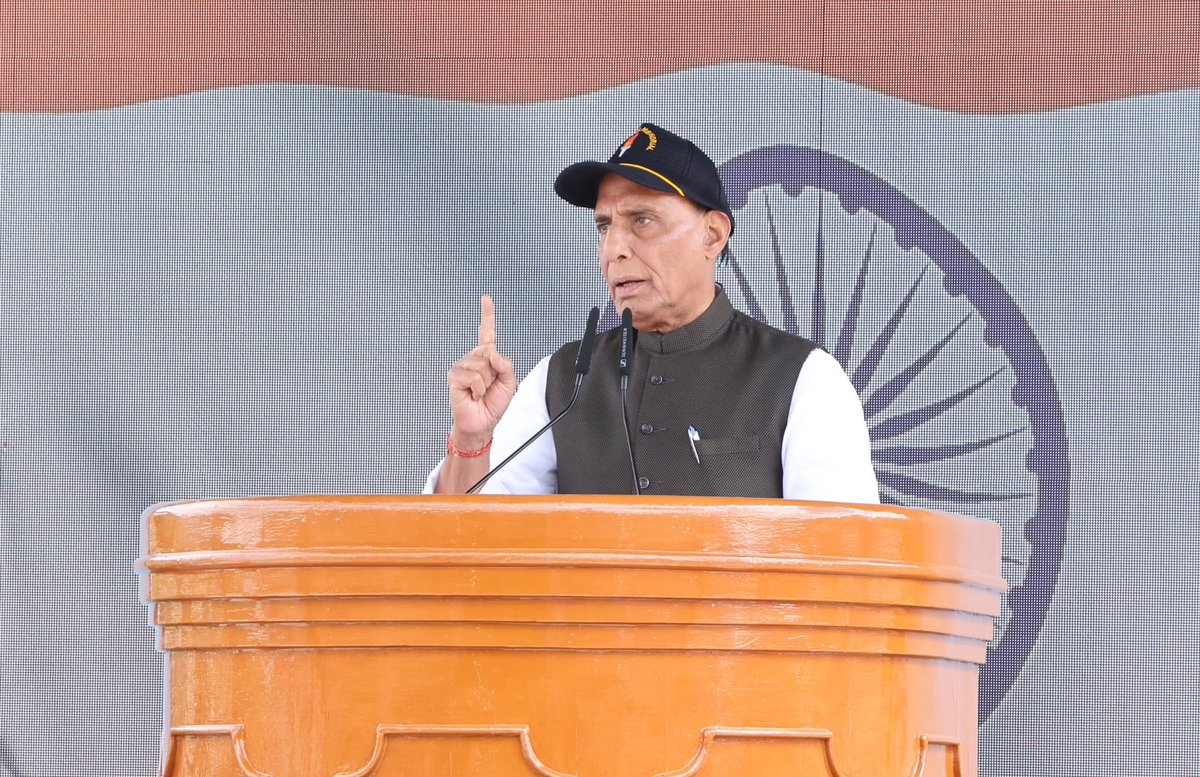 SpokespersonMoD's tweet photo. Raksha Mantri Shri @rajnathsingh addressed the nation from Dras on the 27th #KargilVijayDiwas, reaffirming that #OpSindoor has demonstrated India’s resolve and capability to respond decisively to every misadventure by Pakistan. He asserted that any talks with Pakistan would focus only on PoK, emphasised that India stands for progress while Pakistan promotes terrorism, and underscored that the spirit of “Yeh Dil Maange More” now fuels India’s march towards Aatmanirbharta in Defence and the vision of #ViksitBharat2047. 🇮🇳
Read here: https://t.co/bS0FF2JVS3