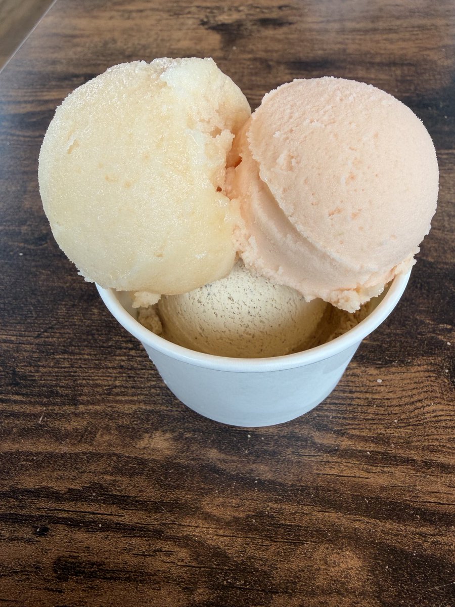hiro10_hero's tweet photo. 【GELATERIA Mina Pieno】
白老にある、ジェラート屋さんです！
マイウーでしたー！ https://t.co/1RF3MccYvV