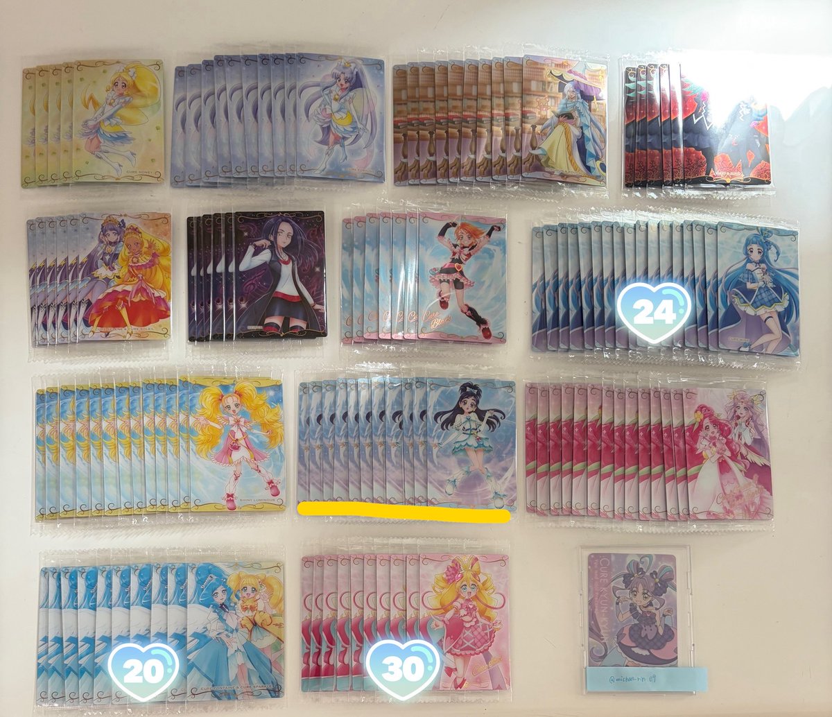 24cure__f's tweet photo. @michan_rin09 検索から失礼いたします。
HRアンサー2点、HRミスティック1点、たんプリ集合3点、今弾キュ���キュン3点、11弾キュンキュン1点、アルカナ5点、10弾ニャミー3点、11弾ニャミー1点所持ております。
黄色線引いたものと交換可能なものはありますでしょうか？
ご検討よろしくお願いいたします。 https://t.co/gLsCHmP91B