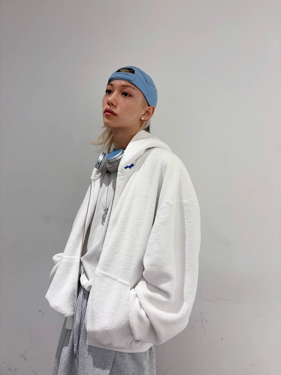 StrayKids__UA's tweet photo. 📸| Оновлення в Instagram yong.lixx:
.
.
Мій тип💙🤍🩵
#felix #stay #straykids #RUN_IT
.
.
#instayUpdate #StrayKidsUkraine #스트레이키즈 #필릭스 [1/2] https://t.co/bIzCfUgfLk
