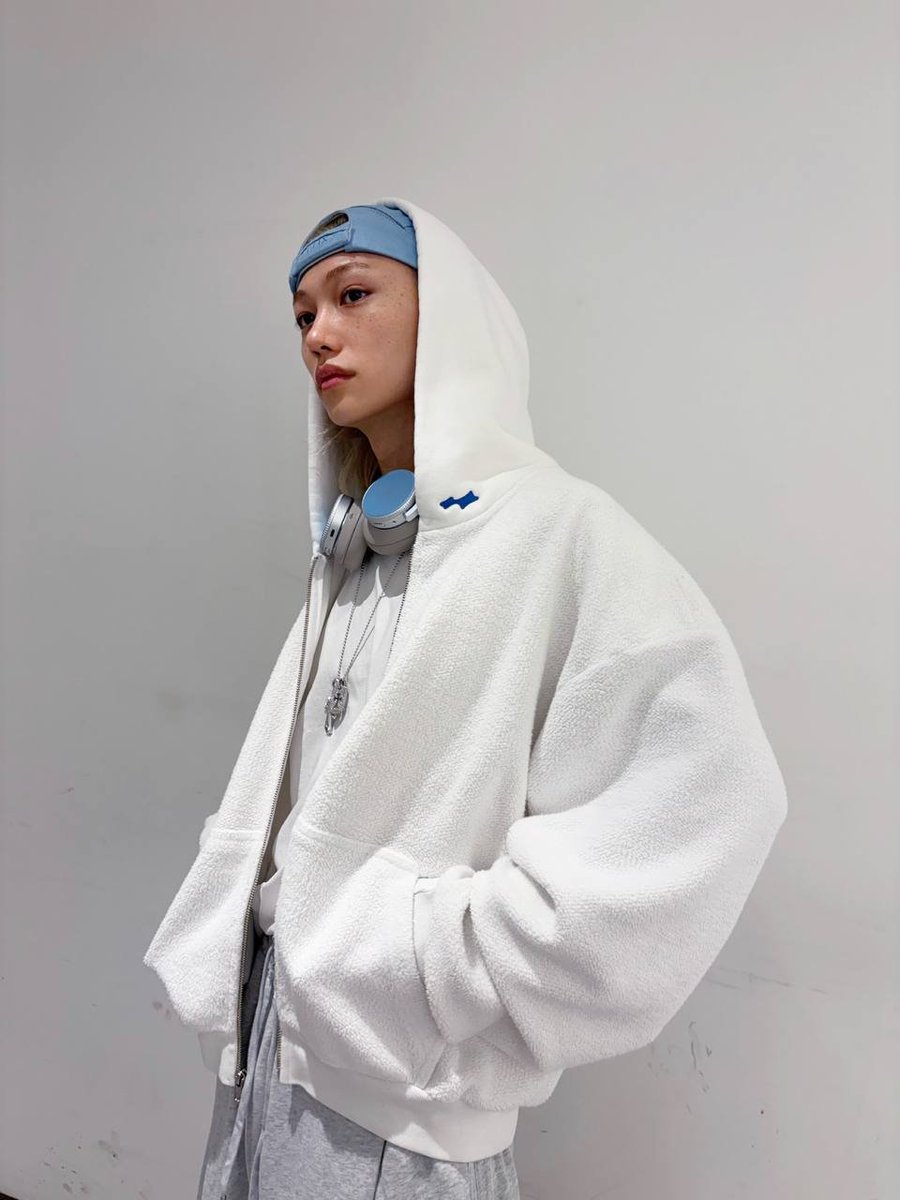 StrayKids__UA's tweet photo. 📸| Оновлення в Instagram yong.lixx:
.
.
Мій тип💙🤍🩵
#felix #stay #straykids #RUN_IT
.
.
#instayUpdate #StrayKidsUkraine #스트레이키즈 #필릭스 [1/2] https://t.co/bIzCfUgfLk