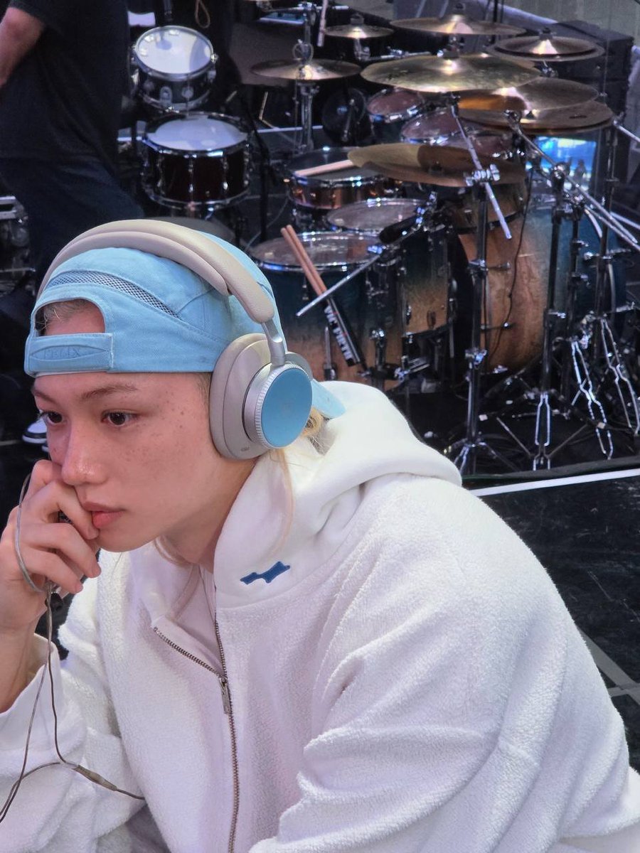 StrayKids__UA's tweet photo. 📸| Оновлення в Instagram yong.lixx:
.
.
Мій тип💙🤍🩵
#felix #stay #straykids #RUN_IT
.
.
#instayUpdate #StrayKidsUkraine #스트레이키즈 #필릭스 [2/2] https://t.co/fQi57p0NOj