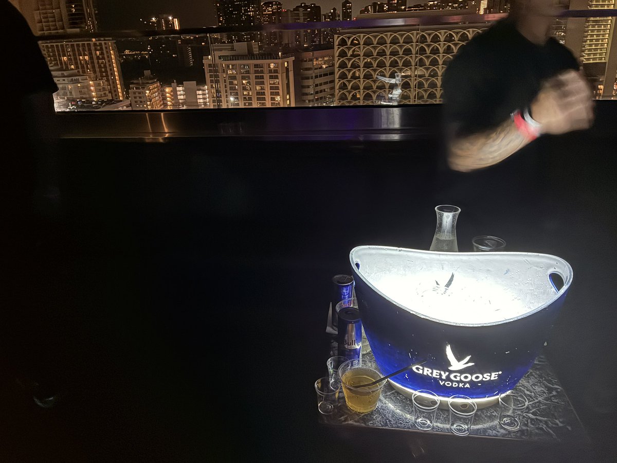 norichan1014's tweet photo. Endless nights.

#ハワイ #hawaii #ハワイ旅行 #hawaiitrip #ワイキキ #waikiki #ホノルル #honolulu #aloha #mahalo  #ハワイライフ #海 #サンセット https://t.co/kiMNSxoL19