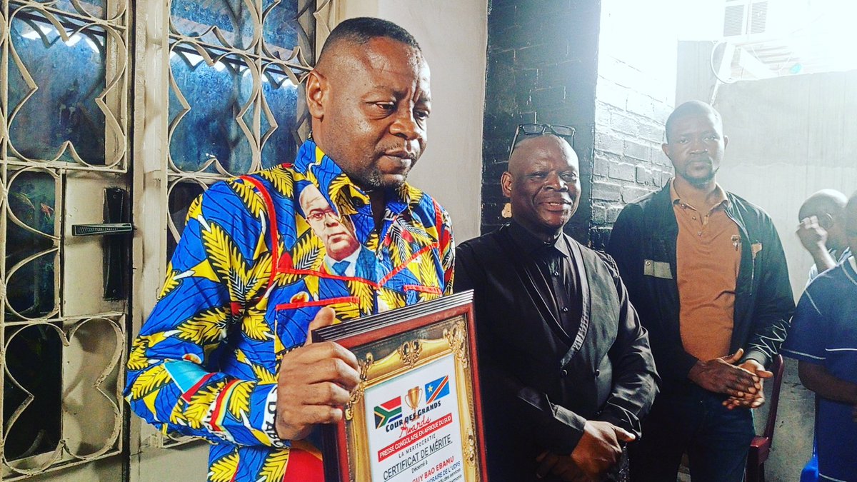djunes_mfutu's tweet photo. La Presse congolaise en Afrique du Sud, à travers les Cour des Grands Awards, a décerné un Certificat de Mérite à Monsieur Guy Bao Ebamu, Secrétaire Général Honoraire de l'UDPS.

Cette distinction récompense les immenses services qu'il a rendus au sein de l'UDPS. https://t.co/8OyCKnfgQP