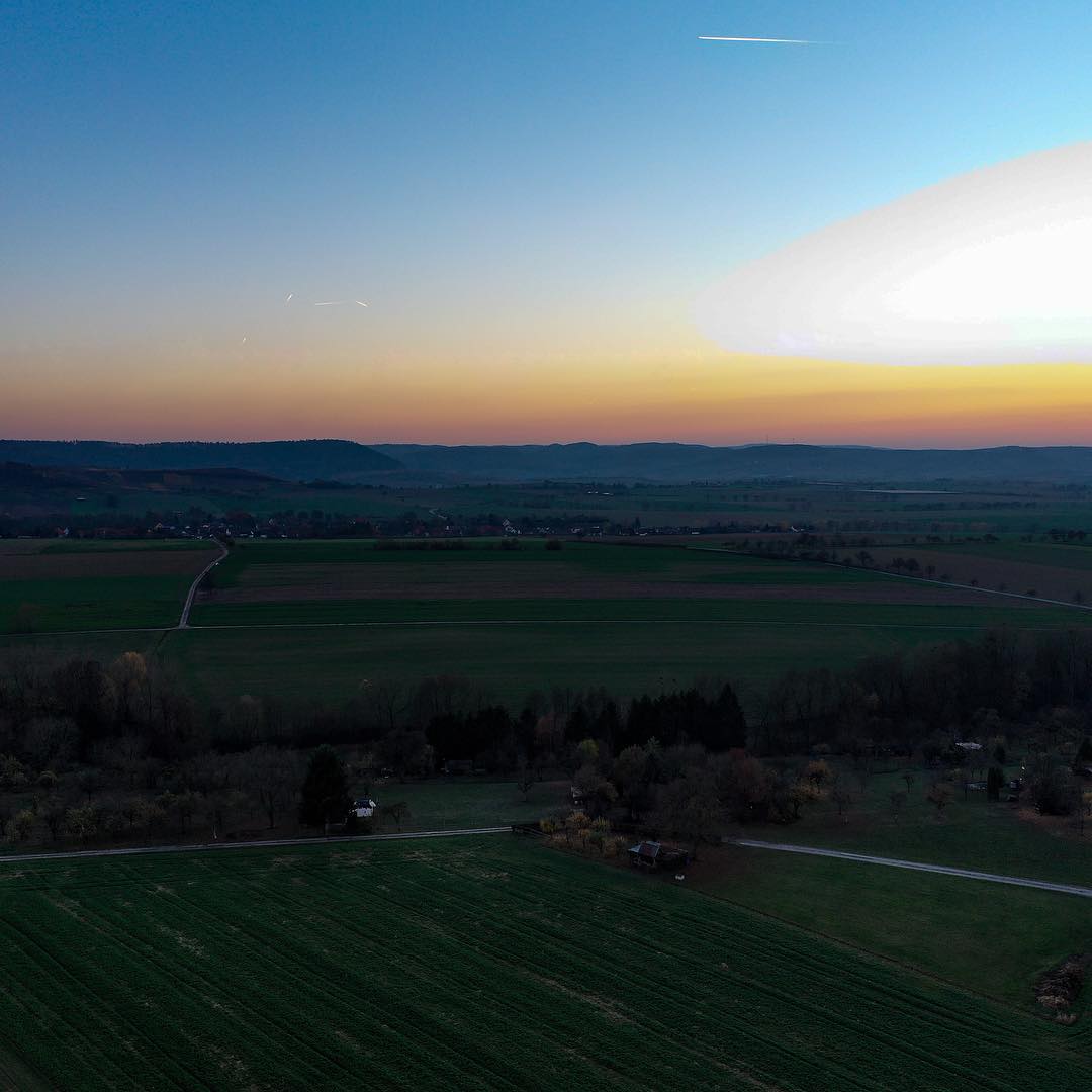 lizzelein's tweet photo. Mountains, sun &amp; a Rainbow, what more could you want?
#mountains #sun #rainbow #river #photooftheday #nature #tree #weather #photography #photo #green #contrast #clouds #dji #djimavicpro2 #mavicpro #drone #dronebaron #drohnenbaron https://t.co/PqBJYC0cSe