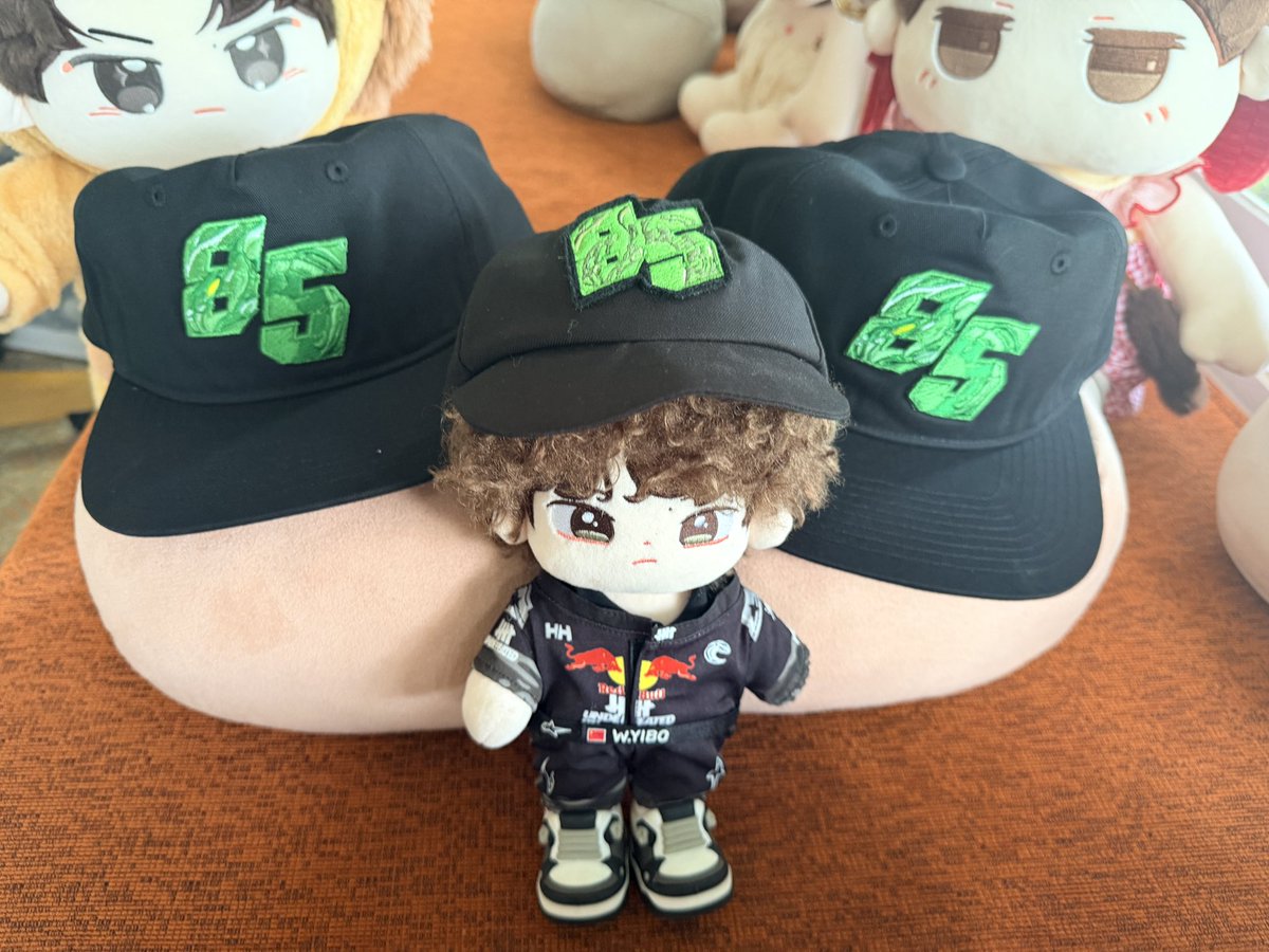 Aorjang's tweet photo. แจกหมวก 85 💚 2 ใบค่า 

กติกา:
RT &amp; โพสรูปอู๊ดหยอง คุณนักแข่ง 85 สุดหล่อ พร้อมแทก

85RACING ENGINE ROARS
#WANGYIBOxRACE2CGT2026R3
#YIBO85_GT3Racer #YIBO85 #85RACING 
#WangYibo #หวังอี้ป๋อ #王一博 

ประกาศ พรุ่งนี้เย็นๆ 😁💚

#AorGiveaway https://t.co/R888xiSjn1