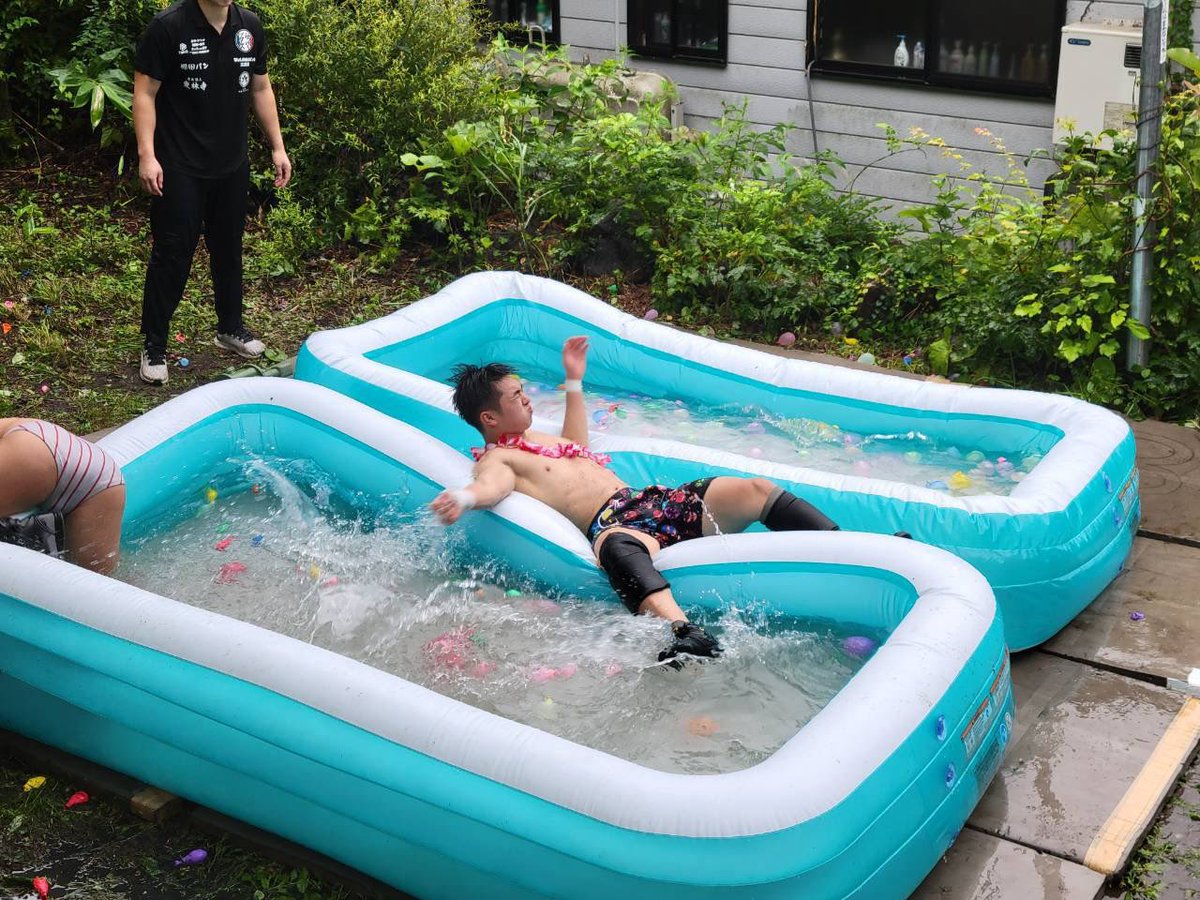 bjw_nacs's tweet photo. #みちのくプロレス さんの
道場スプラッシュ💦
楽しそうだなぁ〜🙌

でも、東京にも楽しの
あるよぉ〜😋

佐藤選手が絡むかは別に
お水まきまきの上野初戦は
8月4日！！
#佐藤維 選手全戦参戦💪
https://t.co/KeiQRJkgsk

#bjw31st #bjw
(みちのくさんのお客様の写真を引用させて頂きました) https://t.co/21bPhyKQQf