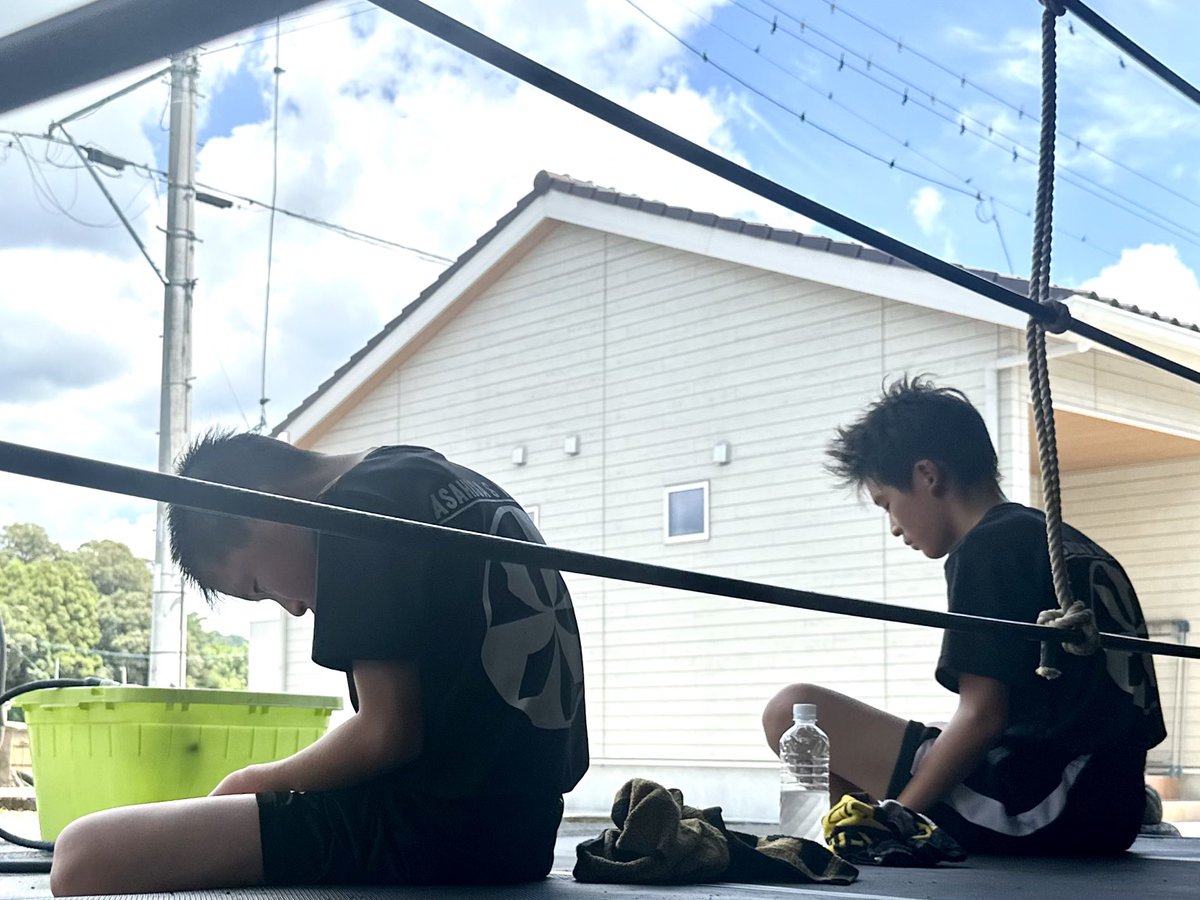 AsahisaGymKING's tweet photo. 2026. 07. 26

今日は来月に試合を控えている

ジュニアと３人で練習💦

疲れて黄昏れてる場合じゃねぇぞ🎐

　必ず勝つぞ！オッス https://t.co/kWXVPlmYcT