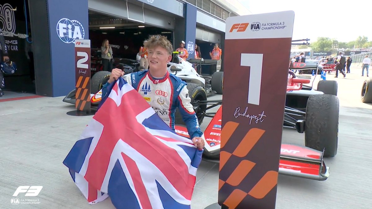 Formula3's tweet photo. FREDD1E SLATER 🏆🇬🇧✨

#F3 #HungarianGP https://t.co/AzlmVRniZg