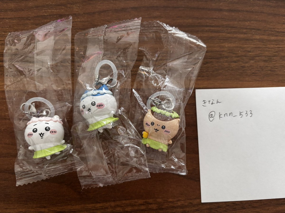 knn_533's tweet photo. 【交換】映画ちいかわ　来場者特典

譲：ちいかわ、ハチワレ、くりまんじゅう

求：うさぎ、シーサー
　　(古本屋　カニちゃん)

郵送希望です。
まとめて交換してくださる方を優先させていただきます。
※カニちゃんは3:3の場合のみ交換希望です🙇

#ちいかわ https://t.co/u5M0T8RwYS