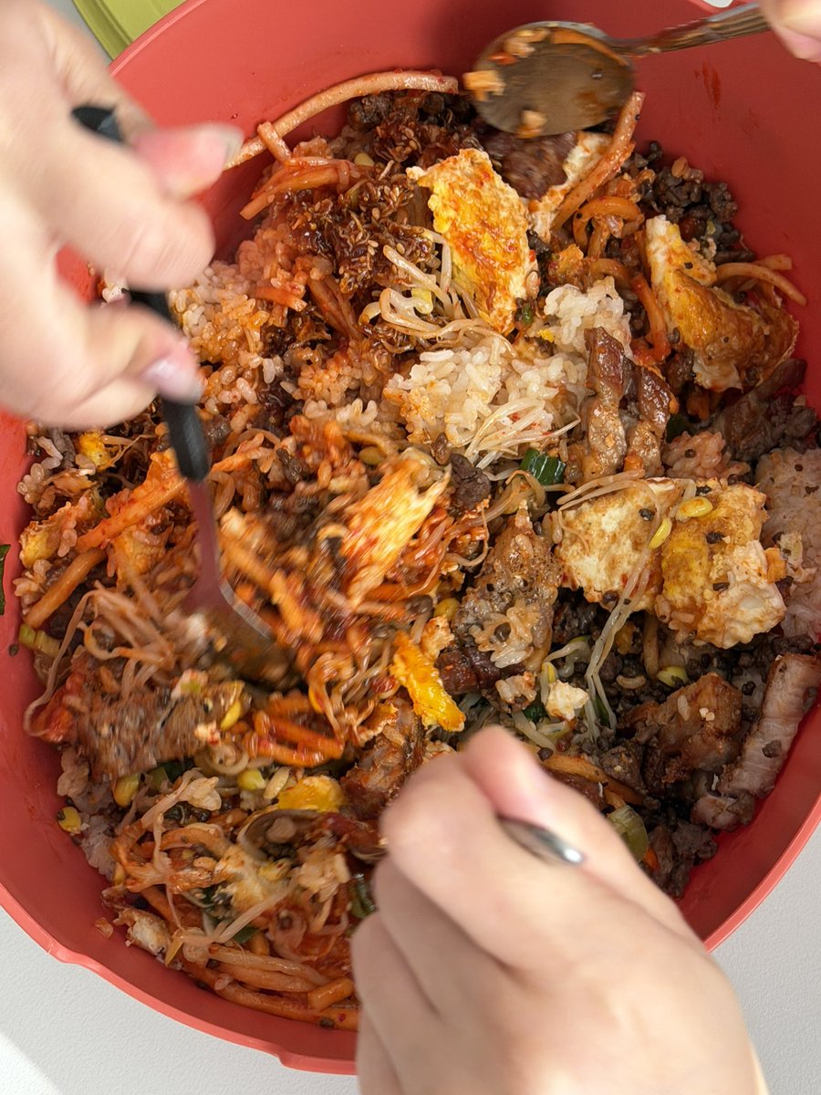 yotteuz's tweet photo. 랜덤비빔밥컨텐츠 성공이요 https://t.co/XXmoNFCEAe