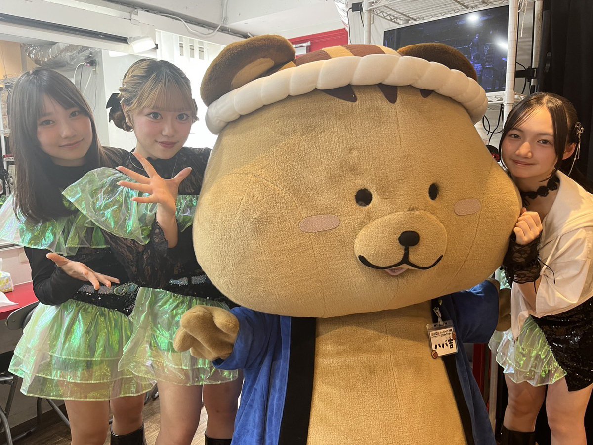 runanaruseruna's tweet photo. きょーのライブ💞💞💞
ハーバーシティ蘇我からハバ吉くんが来てくれました💗💗💗
とってもかわいかったよ💕💕💕
一緒に踊れてたのしかったーよ✨️✨️✨️
#ハーバーシティ蘇我 #ライブ #コラボ #RepiDoll https://t.co/1Dm76N1UXd
