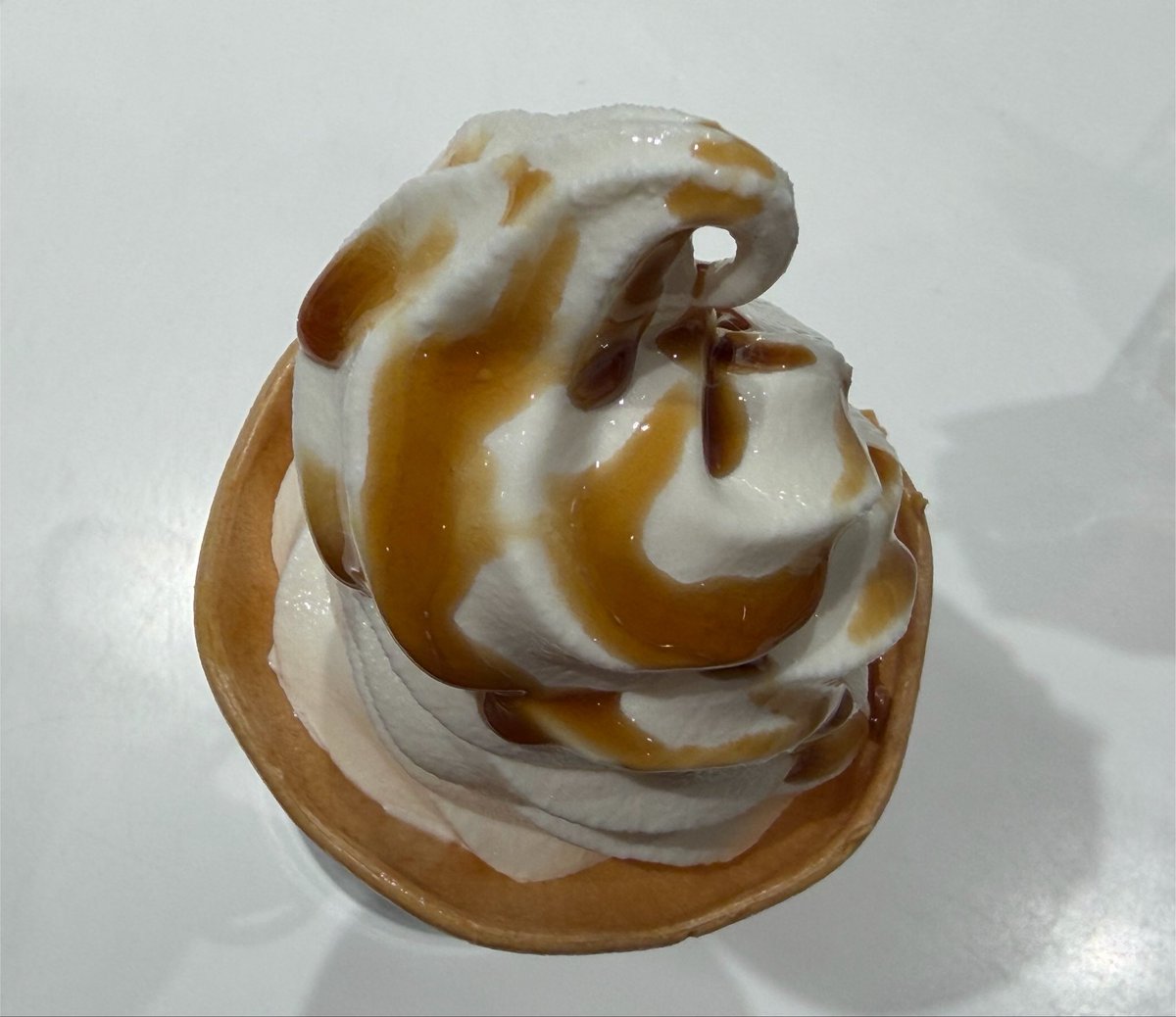 gure8629's tweet photo. 今日は🍦
お店が空いていたので
店員さんに許可をもらって
受け渡しカウンターで撮影しました🙇‍♀️ https://t.co/raQytKKsrB