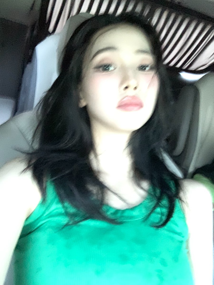 순간의 카리나 tweet media