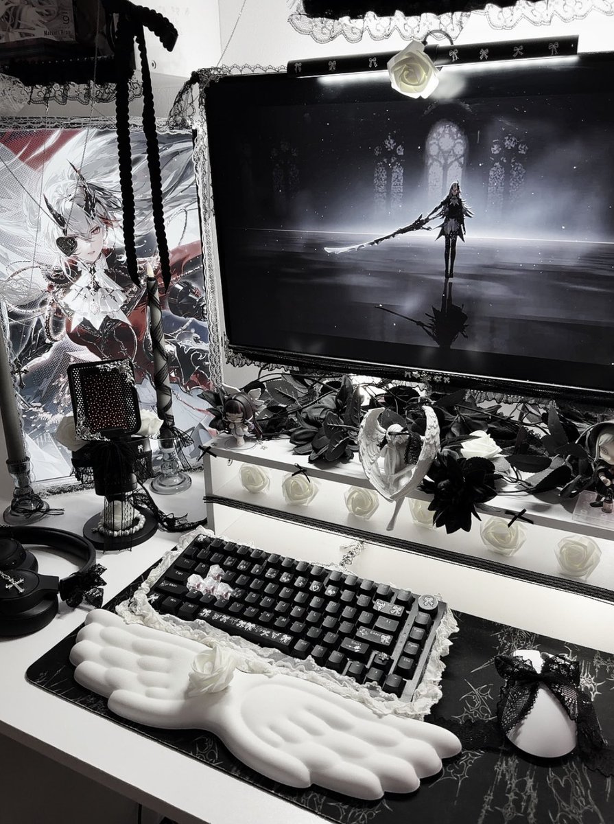 TimelyAlphawlw's tweet photo. “i miss alpha” i say as i make my whole room look like this https://t.co/nKhYmmJ8iu