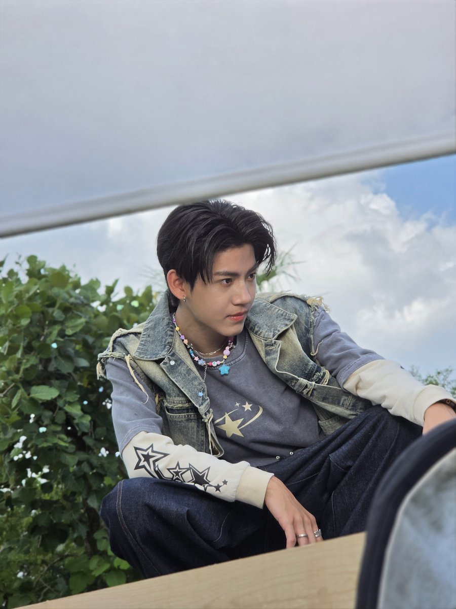 BAROCTARISREAL's tweet photo. ลูกชายหล่อ บอกต่อคับบบบบบ 
#GalaxyZFlip8  #TeamGalaxy #GalaxyxAlmondProgress @almondsleepp @___progresss___ https://t.co/tSNcVBGygS