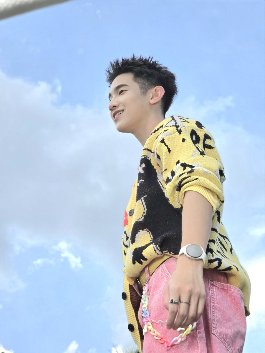 BAROCTARISREAL's tweet photo. ลูกชายหล่อ บอกต่อคับบบบบบ 
#GalaxyZFlip8  #TeamGalaxy #GalaxyxAlmondProgress @almondsleepp @___progresss___ https://t.co/tSNcVBGygS