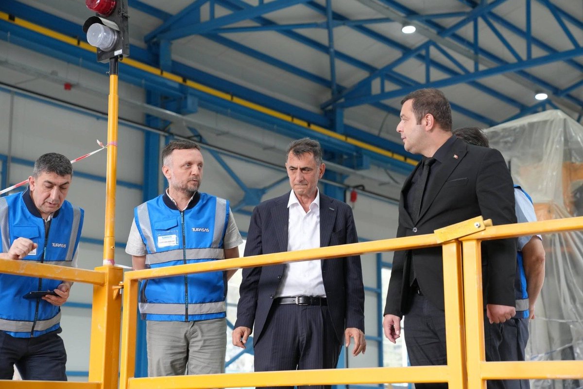 selimkocbay's tweet photo. 📍TÜRASAŞ Sakarya Bölge Müdürlüğü’ndeyiz!

Bölge müdürlüğümüzde mesai arkadaşlarımızla bir araya geldik. https://t.co/isY7jIFsyC