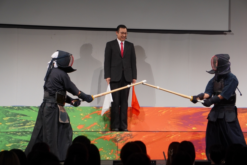 qj_web's tweet photo. よしもと漫才劇場メンバー全員集合の『マンゲキカップ』。卒業式や因縁の歌合戦…。さまざまなNo.1も決定

【写真100枚以上】2会場で行われた公演レポート
https://t.co/ZKtFmE8EKj

#マンゲキカップ2026 https://t.co/XHoqkOPfC1