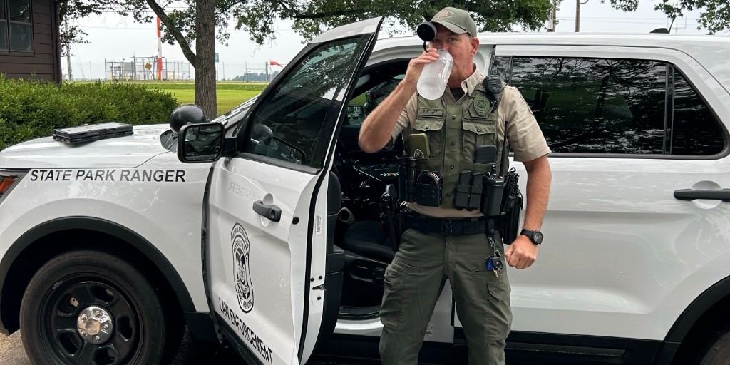 mostateparks's tweet photo. If you think hiking a 3-mile loop in this heat sounds tough, try doing it in full duty gear! Our rangers are practicing what they preach: SIP. WATER. CONSTANTLY. 

Keep hydrated, know your limits, and remember, it’s far too hot for high-speed foot pursuits through the woods. https://t.co/t90eyF9SAD
