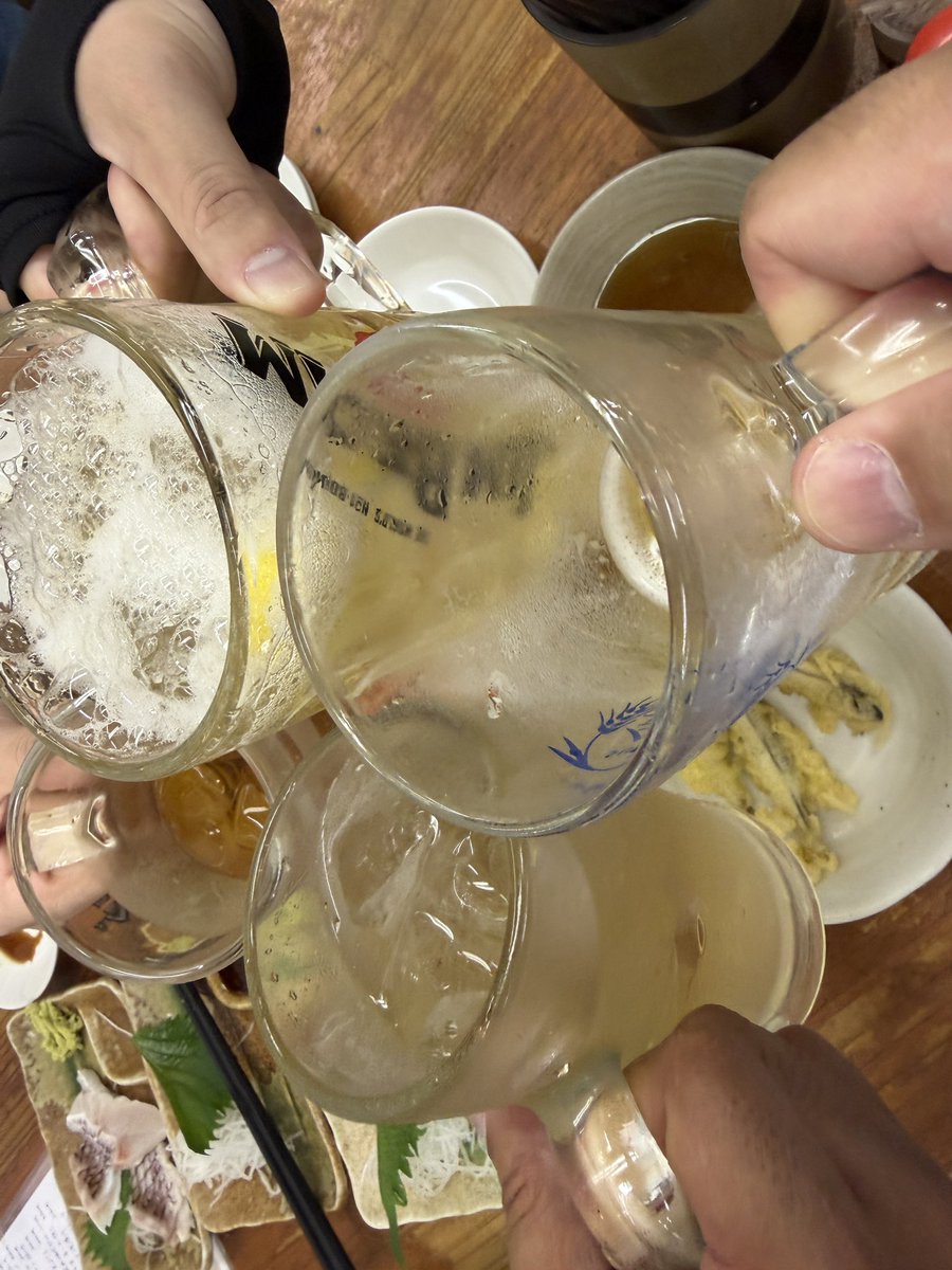 8_dq10's tweet photo. ペナントレースも前半戦終わりました‼️

私の前半戦は勝率7割5分、よく頑張りました＼(^o^)／

そんな今日も昼から飲んで、皆で腹から声出して応援してすごく楽しかった✨️

帰ったら妻とわしゃわしゃしてドラクエインしよう＼(^o^)／ https://t.co/PMJa3rJyOD