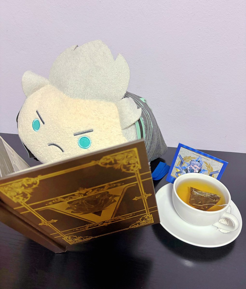 DMC_156's tweet photo. Looks like Vergil is thoroughly Enjoying his Tea😌 #Vergil https://t.co/NLDegsDiHz