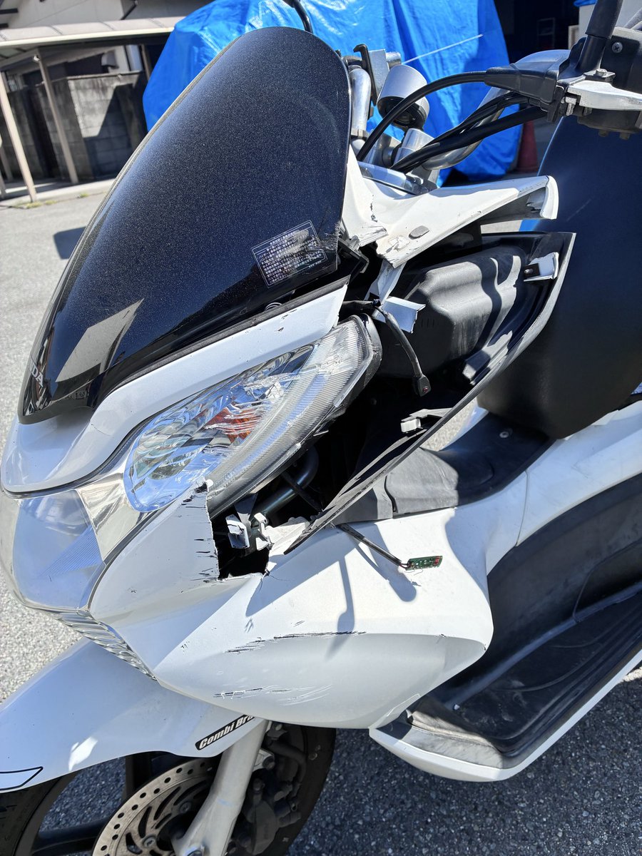 kuniajituri's tweet photo. 4月22日22時40分会社からバイクで帰宅中信号待ちに後ろから追突事故→救急車で搬送→CT異常なし→翌日から首肩腰腕が激痛→現在も整形外科通院中🙂‍↕️ https://t.co/HDE0Zrc0ho