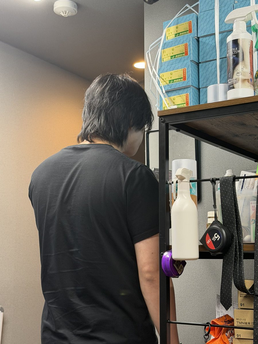 atomgroup_atom's tweet photo. パネルと現実が違うことを受け入れられず
早２時間
仕事サボってるので見かけた際は通報してください
＃現実逃避 https://t.co/tYhbxhthZB