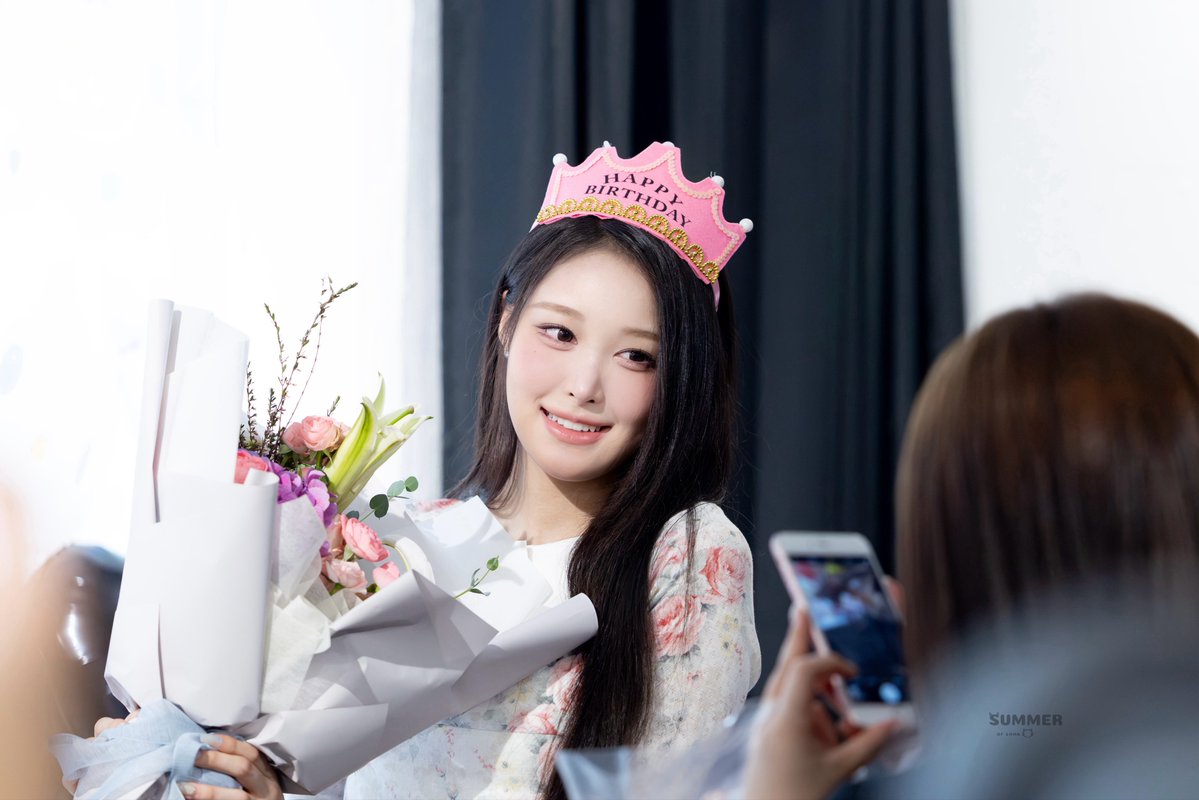 SummerofSOHA's tweet photo. 260726

민하공주
다시한번 생일축하합니다🎈

#HAPPY_SOHA_DAY 
#소하 #SOHA #ソハ
#SAYMYNAME #세이마이네임 #SMN #セマネ https://t.co/ift2GIra5c