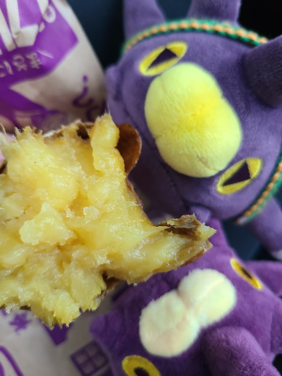 sayun_22kawa's tweet photo. ドンキに行くと買ってしまう焼き芋🍠
ねっとり甘くて美味しい💜
(ウニニ・パッチョ)美味美味～💜 https://t.co/hQ7mTgXDzH