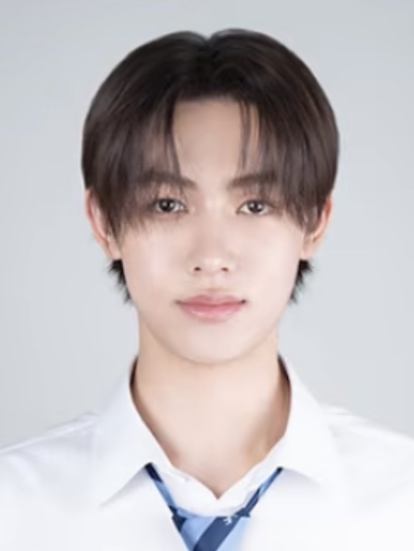ummgzzang's tweet photo. 내년이면 재발급신청하고싶어질거야 https://t.co/kiDIZqwyii
