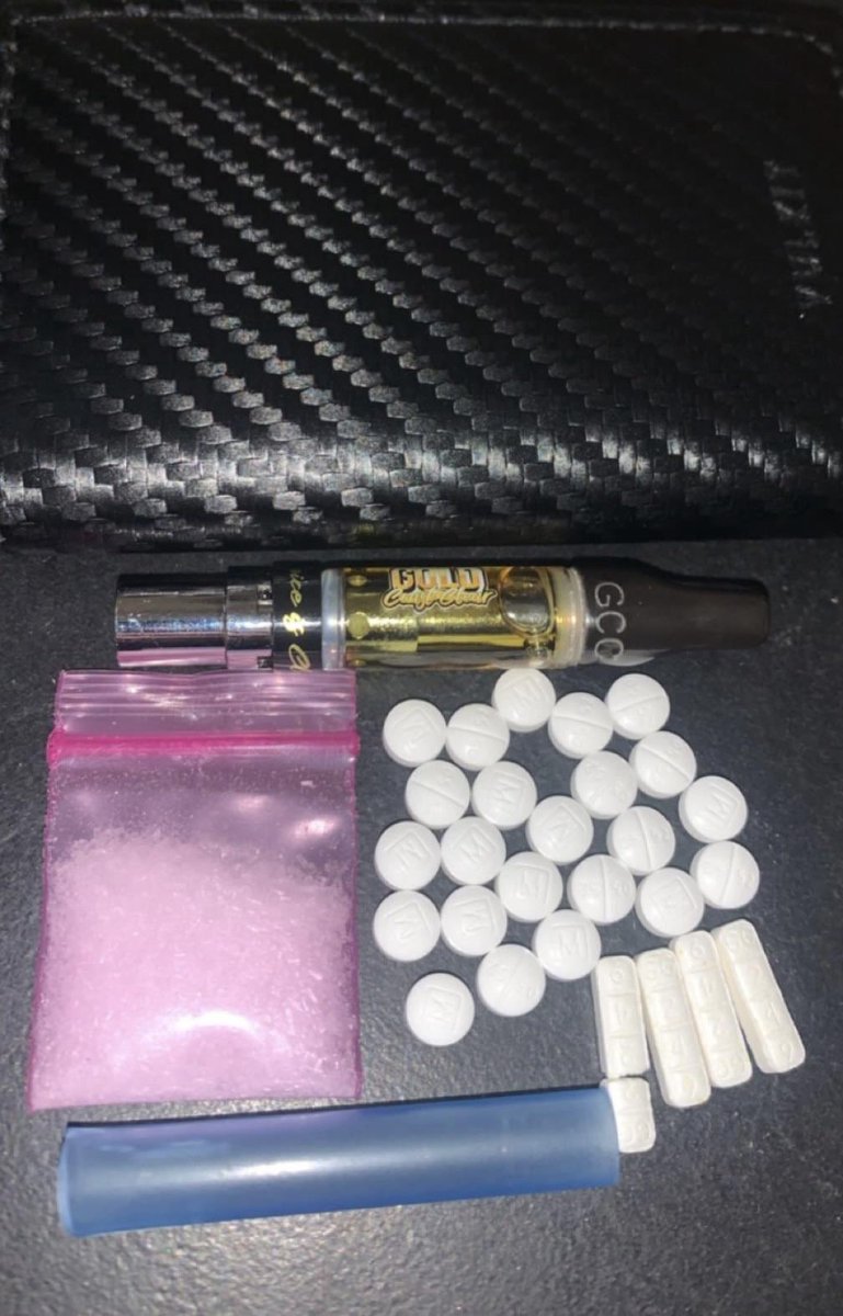 OddConclusion's tweet photo. Post car accident/surgery kit. #drugtwt #drugs https://t.co/qWjPoXRImP
