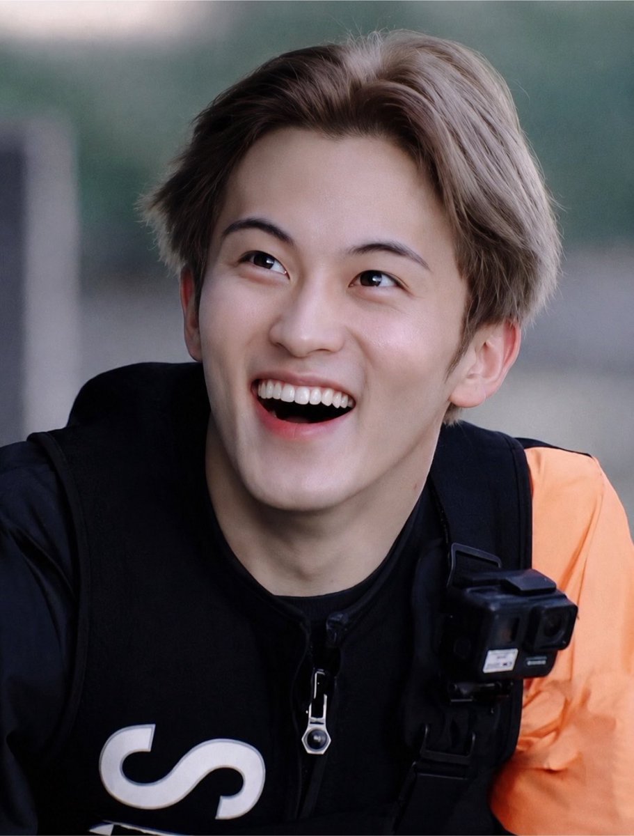 UpperRooMarkLee's tweet photo. omg can someone please remind me which era these pics are from again??? superm, right? https://t.co/nDk5GVWP7Q