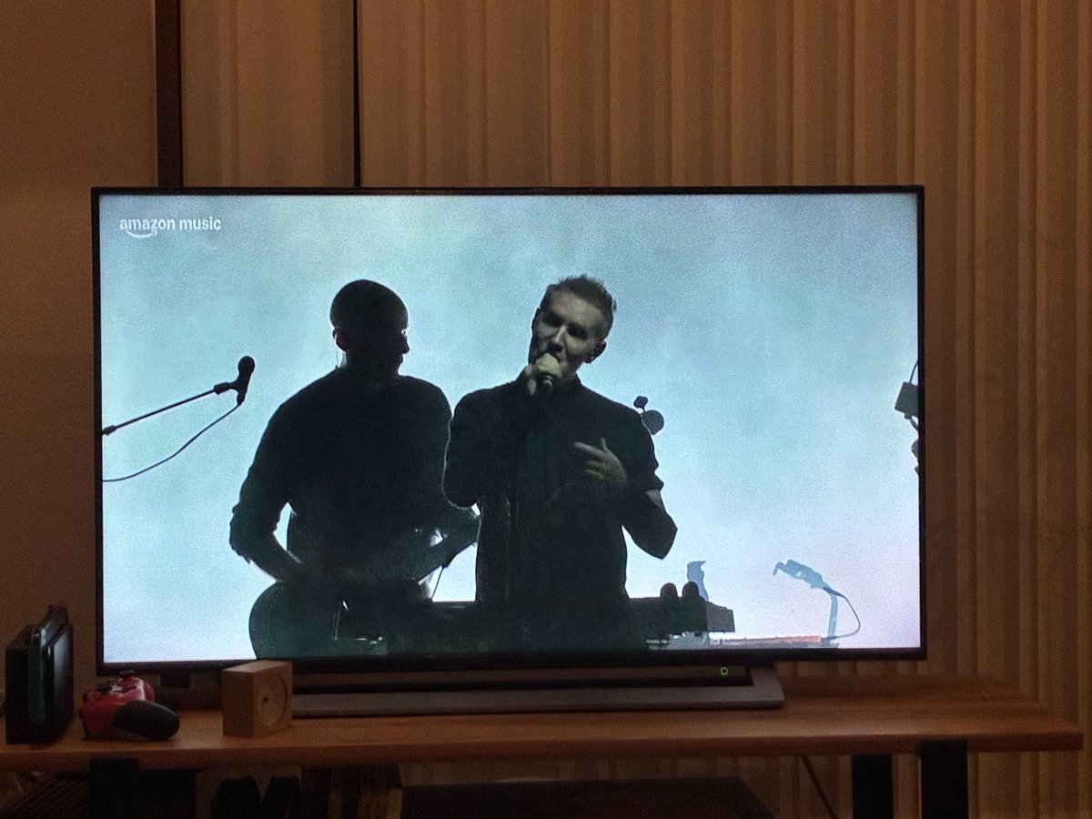 ndd's tweet photo. MASSIVE ATTACK映像の演出も含めてメッセージ性が強いな https://t.co/A7irNlxPPG
