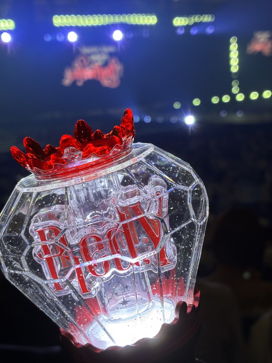 kaoreba0182's tweet photo. I'm your Redy tonight. 
and forever https://t.co/MHKg8ioB1W