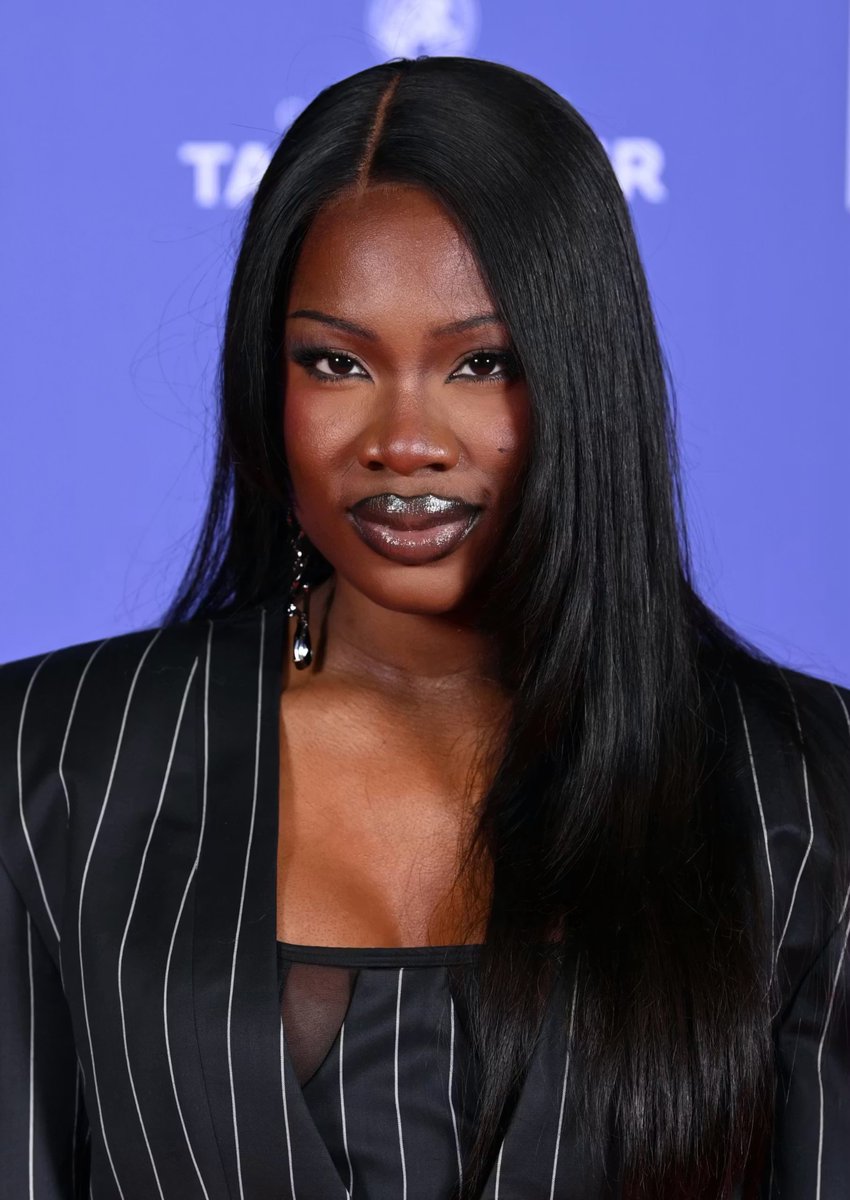 femfilmrogue's tweet photo. We need more Vivian Oparah content. I don’t want to see her disappear which is sadly so common with talented unambiguous Black actresses. https://t.co/X9ft3TXy0r